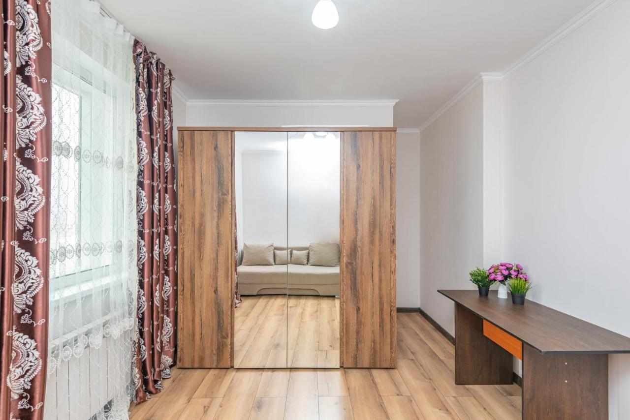 Жк Sauran Towers Comfort Astana Bagian luar foto