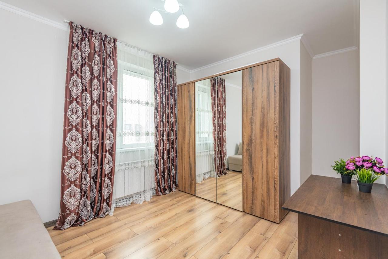 Жк Sauran Towers Comfort Astana Bagian luar foto